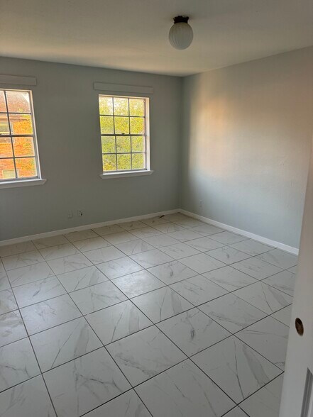 Building Photo - 524 Galveston Rd