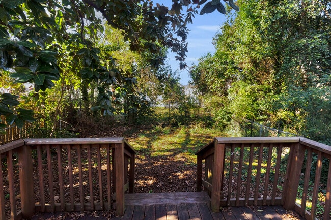 Building Photo - 607 1st Ave