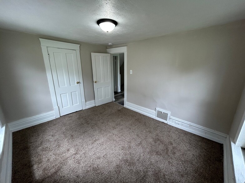 Building Photo - 109 Kent Ct