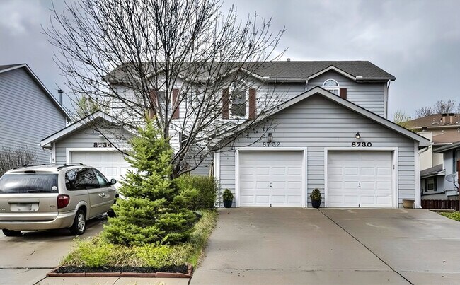 Primary Photo - 2 Bed, 1.5 Bath Renovated Townhome!