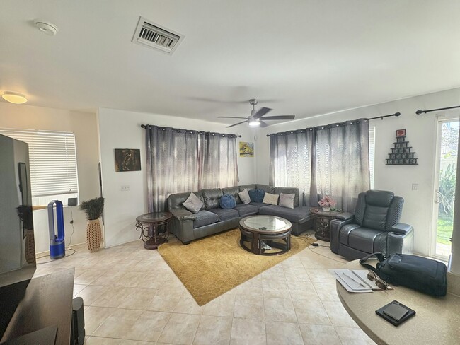 Building Photo - 91-1033-1033 Kanela St