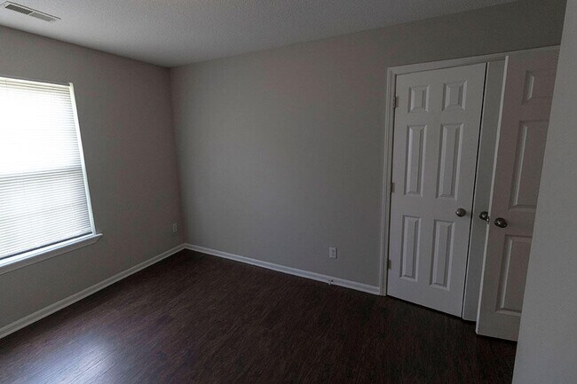 Building Photo - 1871 Field St