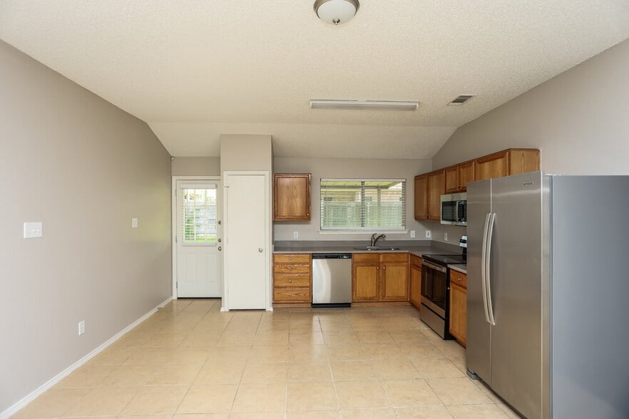 Building Photo - 948 Fenway Ln