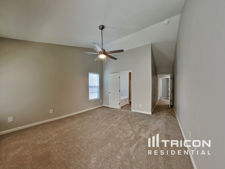 Building Photo - 986 Peachtree Meadows Cir