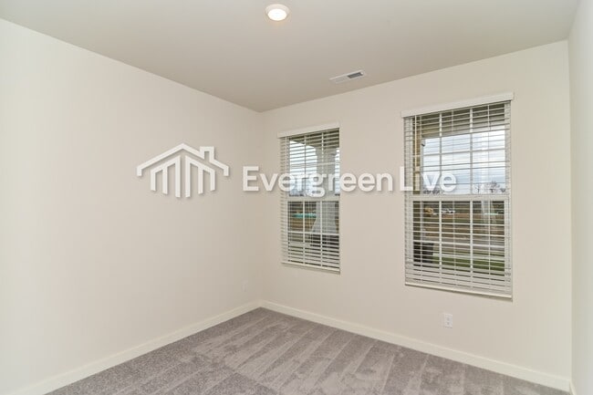 Building Photo - 2158 Daniel Johnson Wy