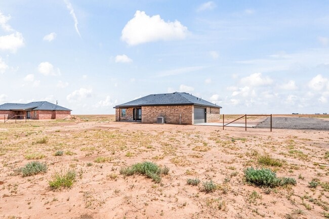 Building Photo - 10613 East C R 7400