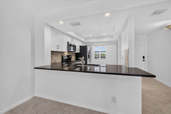 Building Photo - 313 Lake Cir