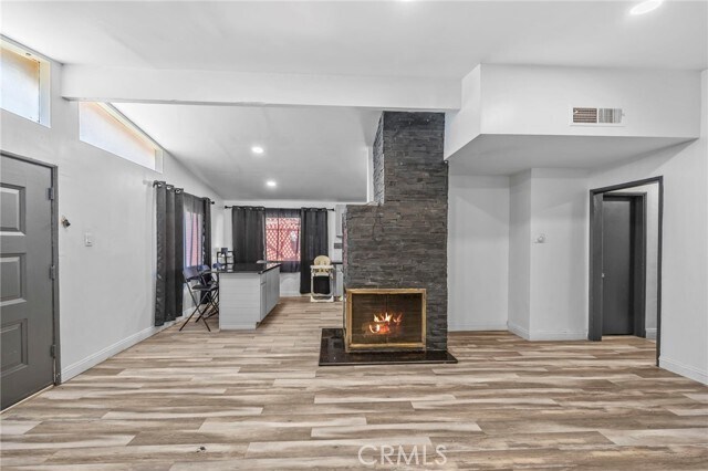 Building Photo - 9417 Mango Ave