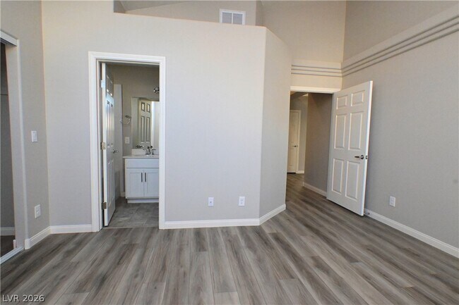 Building Photo - 7256 Winding Creek Dr