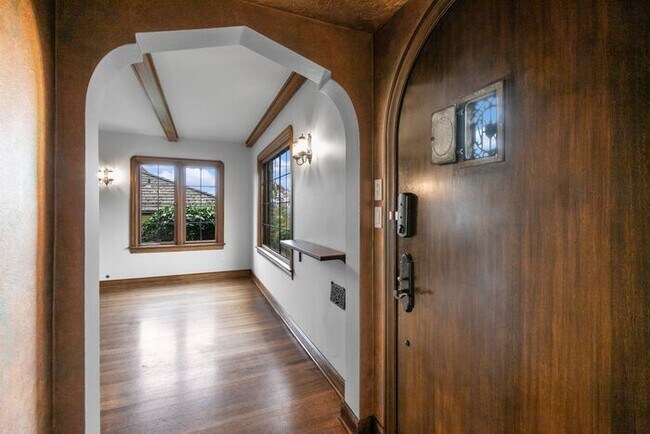 Building Photo - Stunning Air Conditioned 1931 Tudor in Coveted Admiral w/ Views