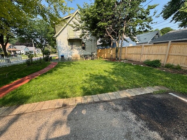 Building Photo - 1300 N 70th St
