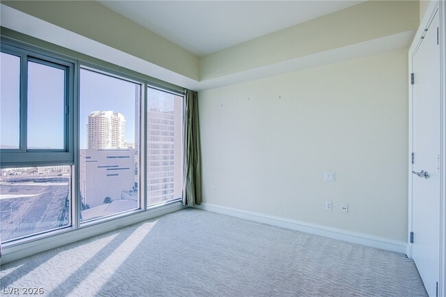 Building Photo - 2700 S Las Vegas Blvd