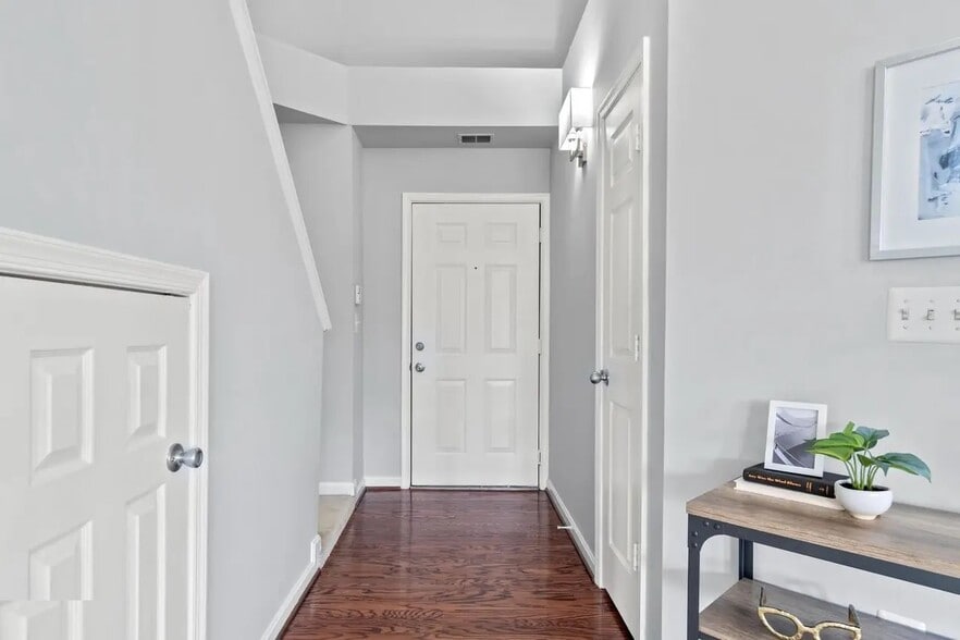 Main door - 5908 Founders Hill Dr