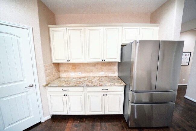 Building Photo - Executive 5-Bedroom Home in Coveted Crossvine Subdivision - Realtor Commission: $750