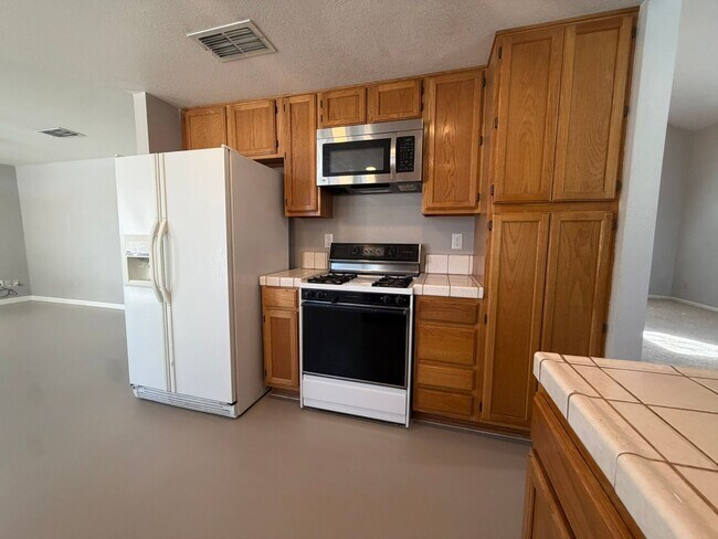 Building Photo - 8420 Oak Flat Way