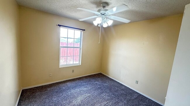 Building Photo - 1028 Merrimack Loop