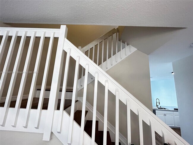 Building Photo - 9980 E Villa Cir