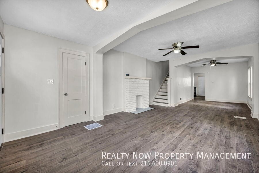 Building Photo - 3241 Sycamore Rd