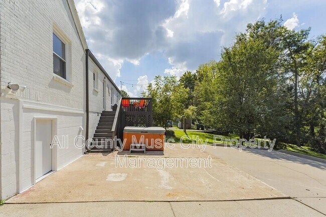 Building Photo - 206 Blue Hills Dr