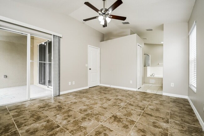 Building Photo - 4233 Hartford Lake Dr