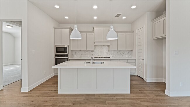 Building Photo - 14703 Band Tailed Pigeon Ct