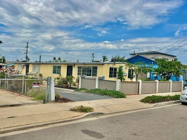 Building Photo - 336-338 Daisy Ave
