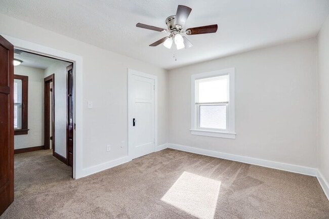 Building Photo - 2824 Dwight Ave