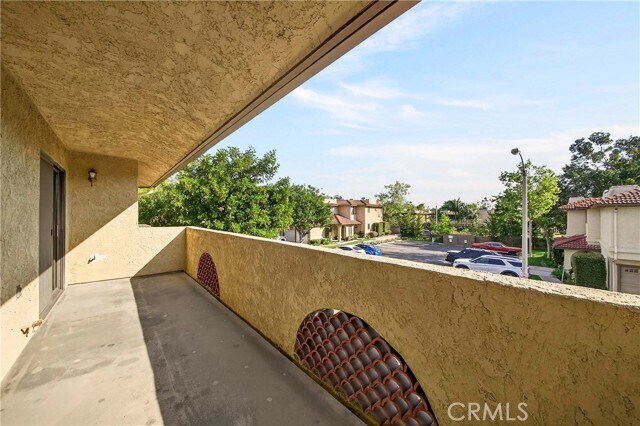 Building Photo - 25261 Tanoak Ln