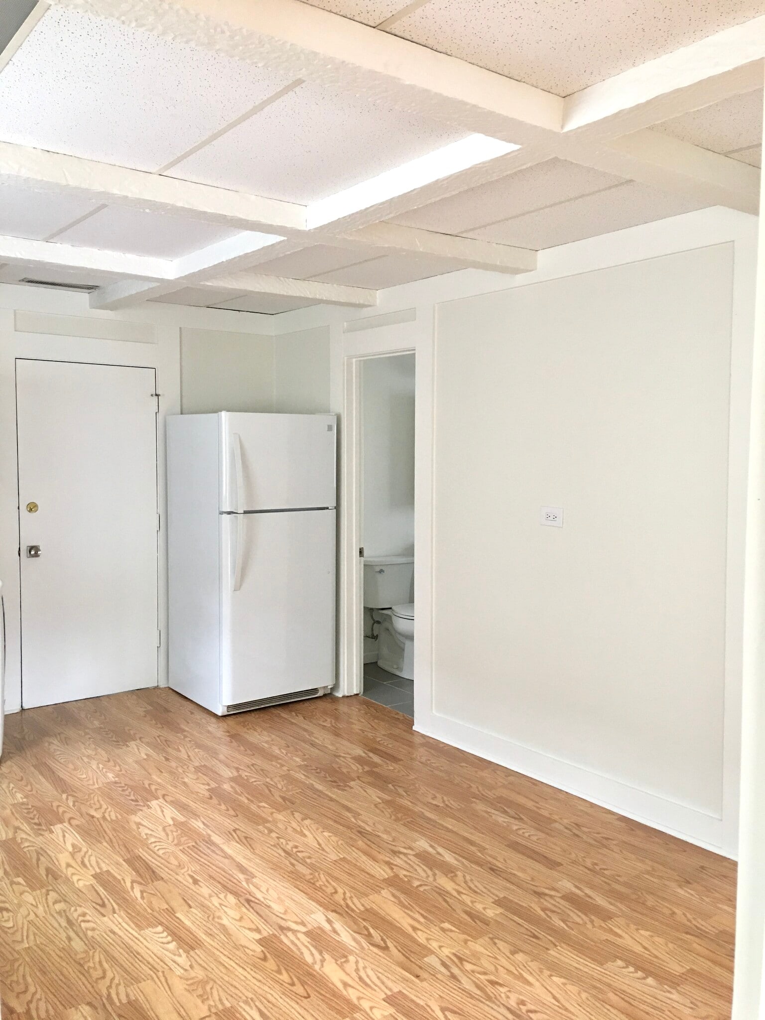 Building Photo - 3148 N Clifton Ave