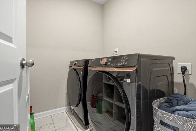 Building Photo - 504 Elm Bluff Way