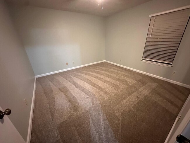 Building Photo - Charming 2 Bed/2 Bath Condo - Mallard Head Subdivision - Spacious Deck - Fireplace - Community Pool