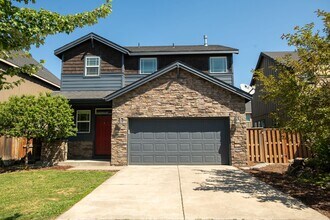 Building Photo - Light and Bright Beautiful 3 bedroom Home!