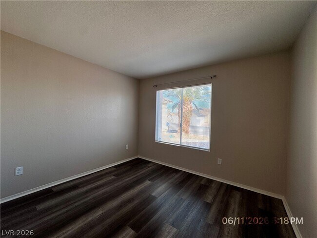 Building Photo - 222 Quailbush Dr