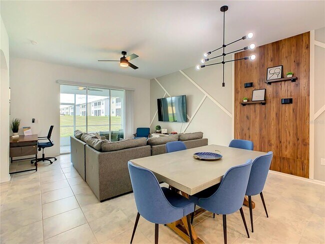 Building Photo - 9331 Sommerset Hills Dr