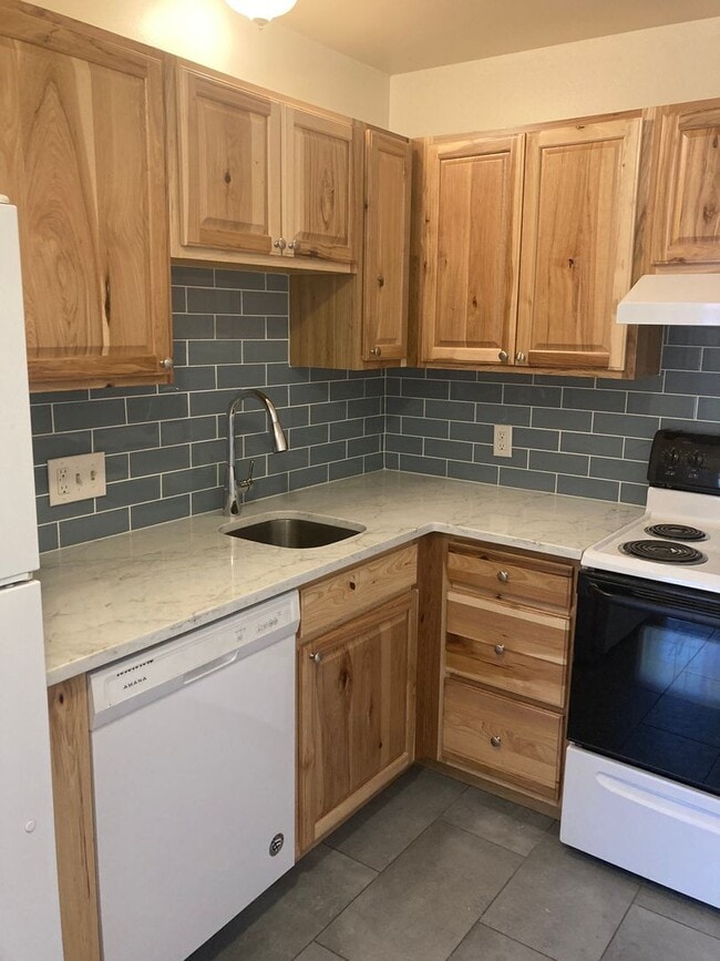 Building Photo - 3597 Nottingham Ct