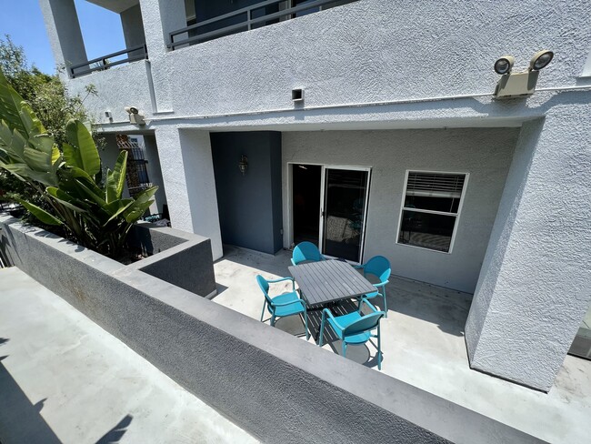 Large Private Patio - 838 Pine Ave
