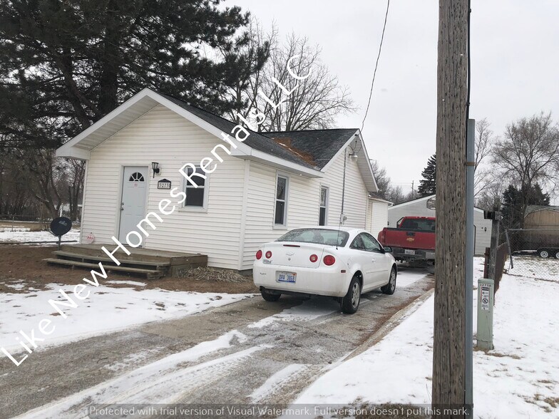 Building Photo - 3273 Berent St