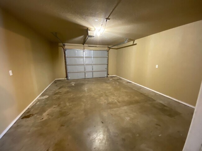 Building Photo - Wonderful Two Bedroom in Elkins AR!