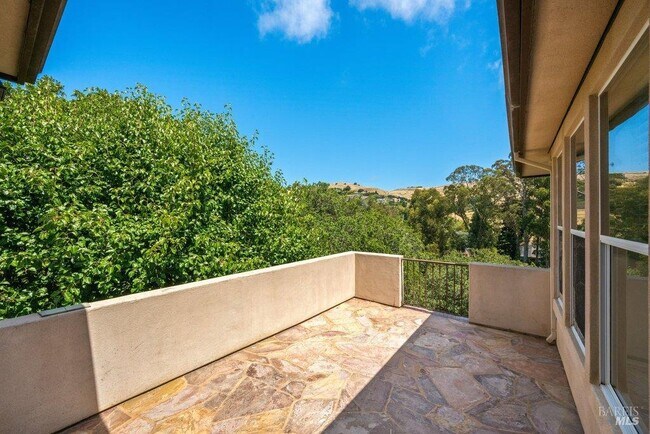 Building Photo - 10 Warrens Way