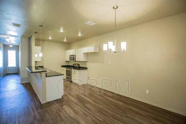 Building Photo - 2114 10th St