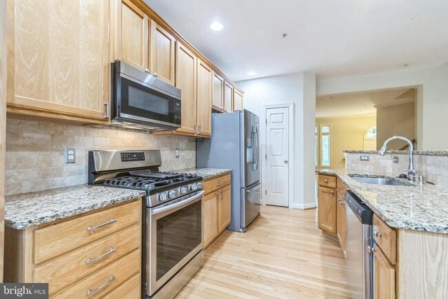 Building Photo - 8159 Skelton Cir
