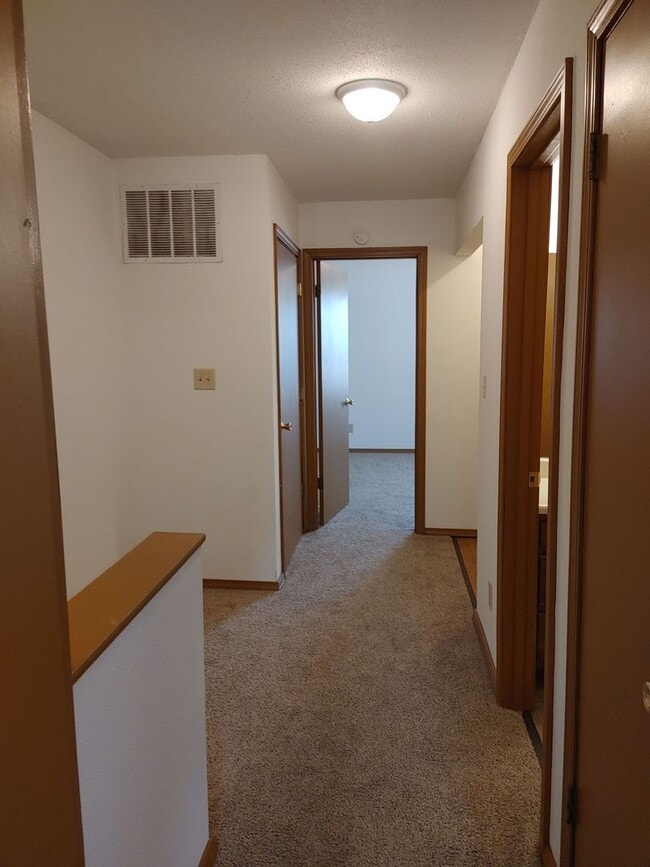 Building Photo - 3026 Mimosa St