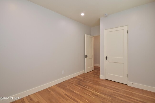 Building Photo - 130 N Cherry Ave