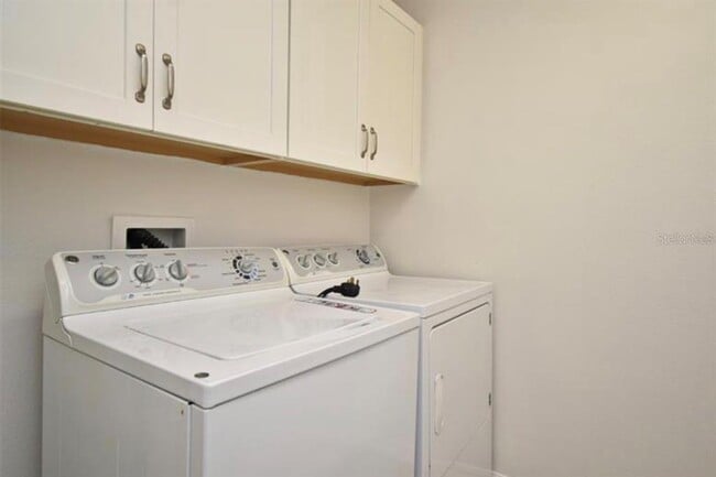 Building Photo - 588 Merry Brook Cir