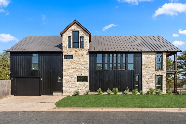 Building Photo - 3814 Wadford St