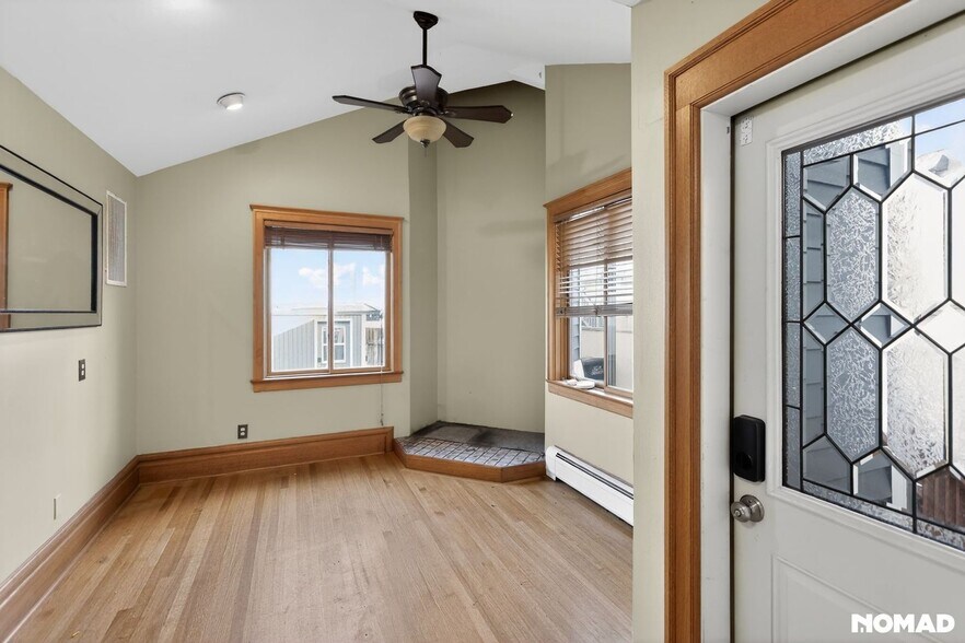 Building Photo - 910 N Clarkson St