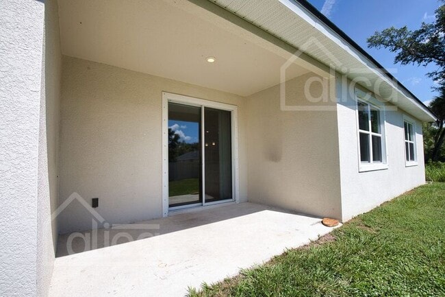 Building Photo - 1610 Rada Ln