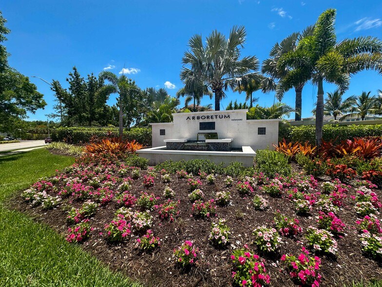 Building Photo - 4551 Arboretum Cir