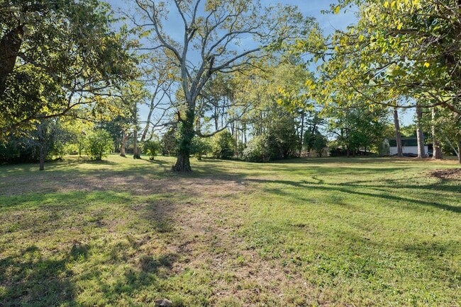 Building Photo - 584 Joyce Ln