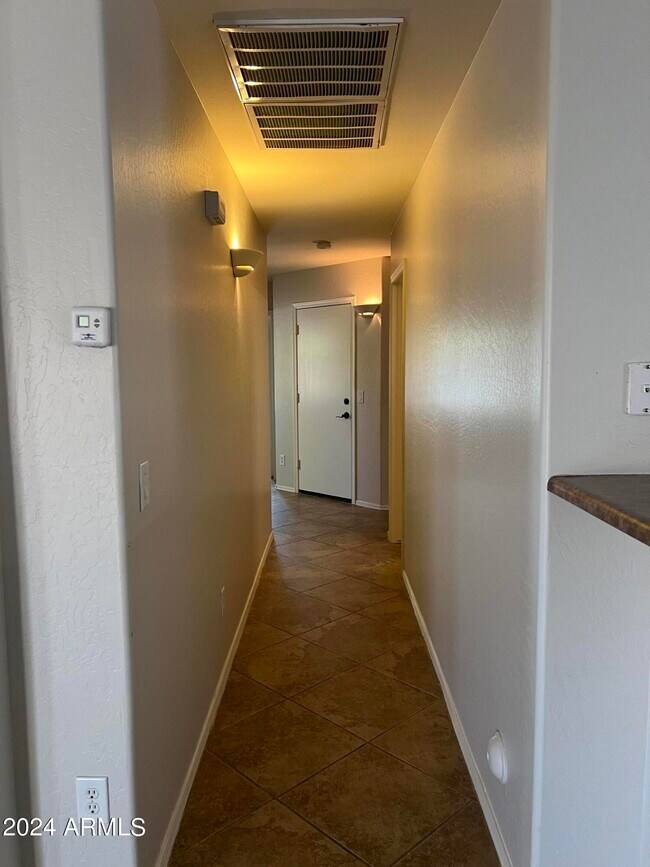 Building Photo - 352 W Gascon Rd